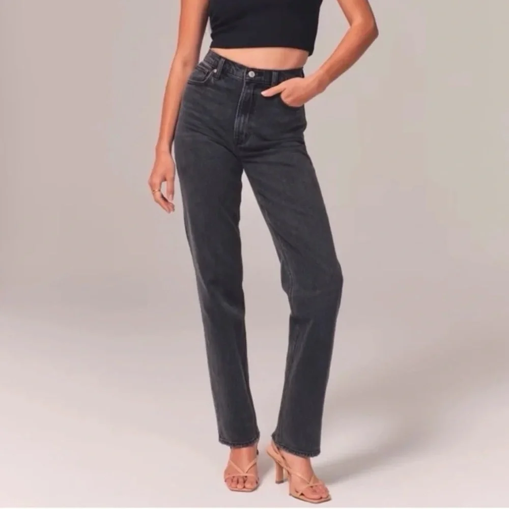 Abercrombie 90s straight ultra high rise 25 long in washed black - Picture 2 of 3